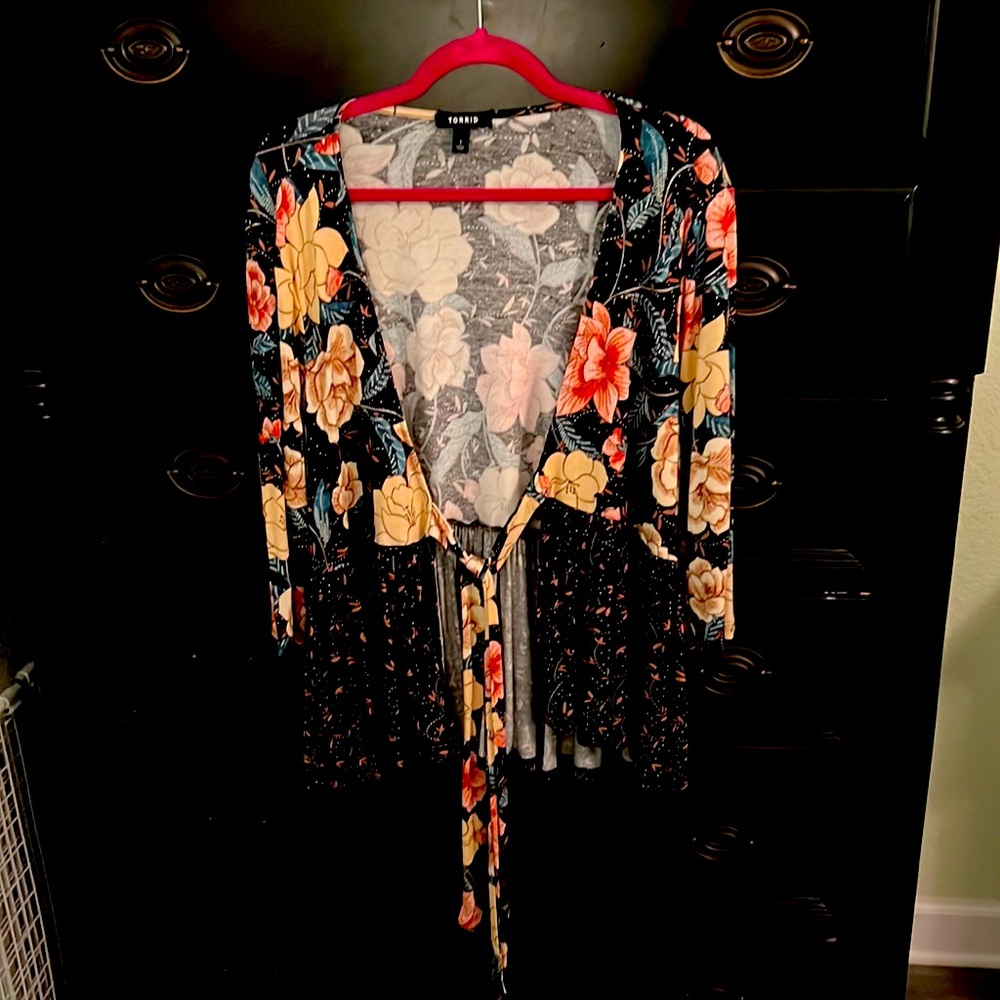 Torrid Floral Open front blouse Size 1.